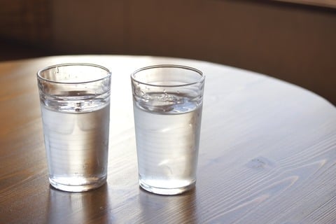 水で水分をとる