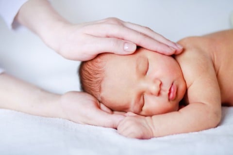 赤ちゃんのあせもの直し方 とびひ に悪化させないためには こそだてハック