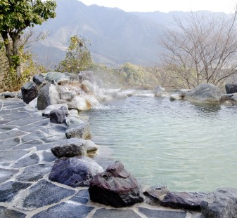 妊婦は温泉に入っても大丈夫 妊娠中の効果と注意点は こそだてハック