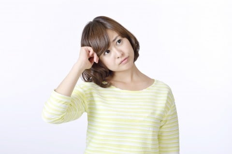女性 悩む 考える