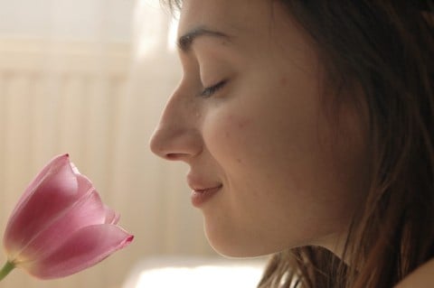 女性 匂い 花