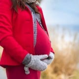 妊婦 妊娠後期 寒い 手袋 温まる