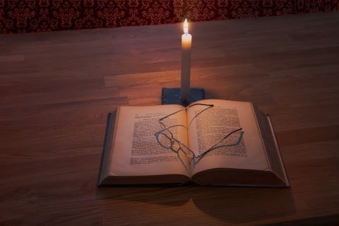 本 ノート メガネ ろうそく 読書