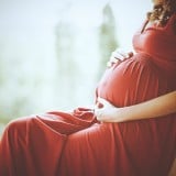 妊娠後期 妊婦 赤