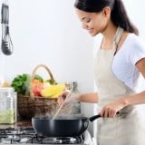 女性 料理 調理 家事