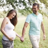 妊婦 散歩 カップル