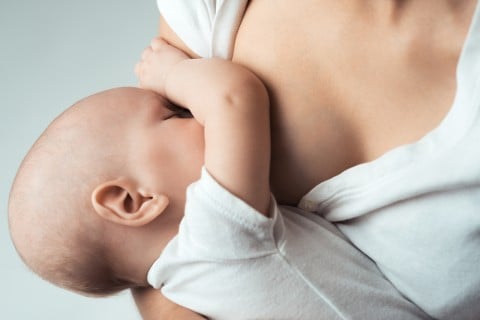 乳腺炎には葛根湯が効果的 授乳中に飲むタイミングは こそだてハック