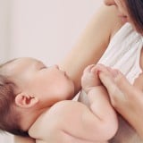 母乳 授乳 女性 赤ちゃん 新生児