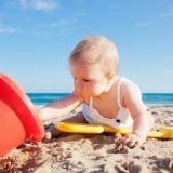 赤ちゃん 夏 海 日焼け