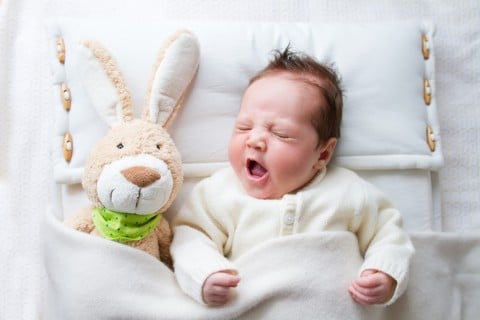 赤ちゃん ベビーベッド 寝る 眠る