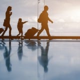 家族 旅行 子供 親