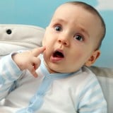 赤ちゃん 驚き びっくり 新生児
