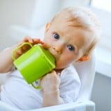 赤ちゃん コップ マグ 飲む 食事