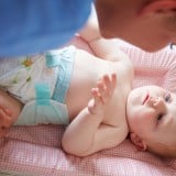 赤ちゃん 寝る ベッド オムツ ママ オムツ替え