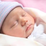 新生児 赤ちゃん 寝る 寝顔