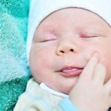 赤ちゃん 湿疹 腫れ とびひ 発疹 かゆい