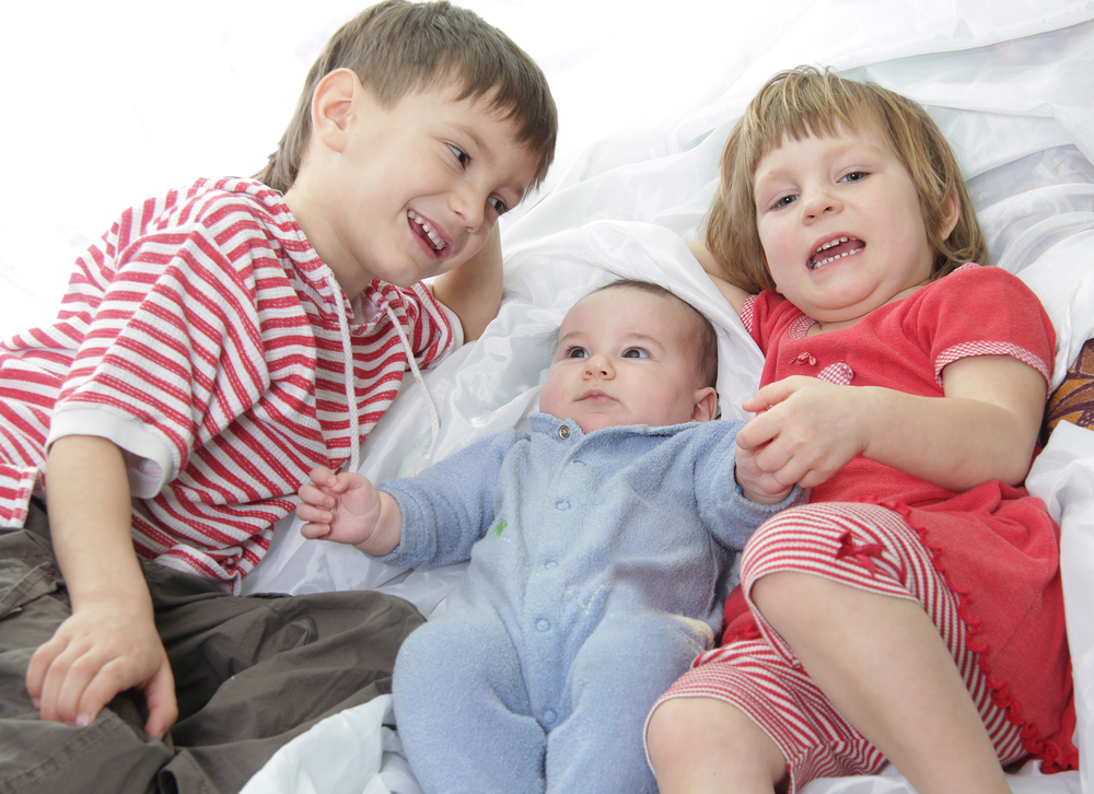 乳児・幼児とは？何歳から？新生児や児童との違いや定義は？ こそだてハック