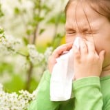 子供 鼻 鼻をかむ ティッシュ 鼻水 くしゃみ 風邪