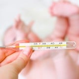 新生児 赤ちゃん 発熱 体温計