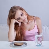 女性 食欲不振 体調不良 食事
