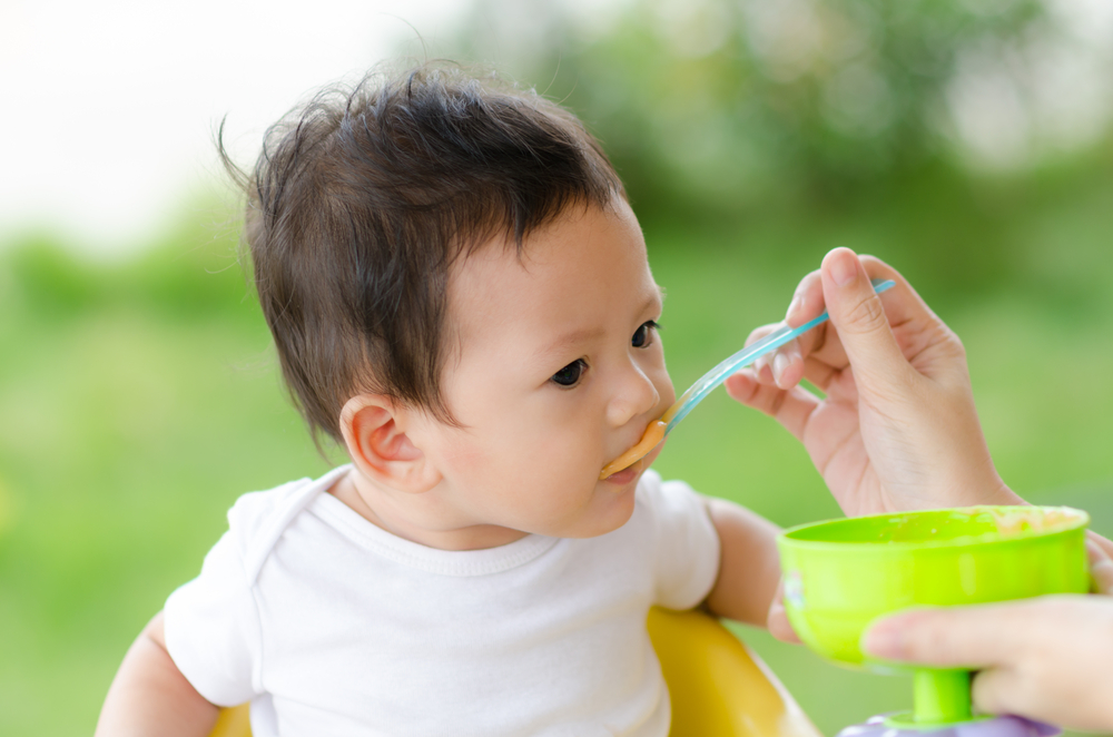 外出先での離乳食はどうすればいい 持ち運びの方法や注意点は こそだてハック