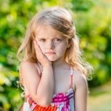 子供 女の子 頬 ほっぺ 痛い 歯