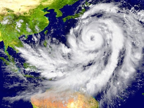 台風 嵐 天気図