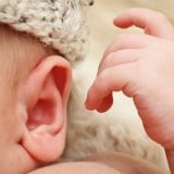 赤ちゃん 新生児 耳