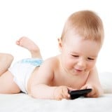 赤ちゃん スマホ 遊ぶ