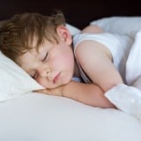男の子 子供 寝る 睡眠
