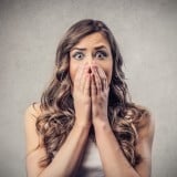驚き 女性 びっくり 不安 疑問