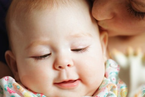 赤ちゃん 子供 抱っこ 愛情