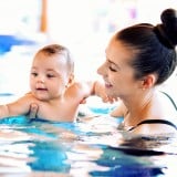 ベビースイミング ママ 赤ちゃん プール 水泳