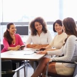 女性 ママ 会議 集まり 話し合い 役員 相談 ミーティング