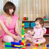 子供 遊ぶ 積み木 ブロック