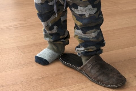 子供 スリッパ 少年 男の子 足