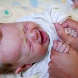赤ちゃん 泣く 真っ赤 チアノーゼ
