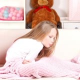 子供 女の子 腹痛 胃痛