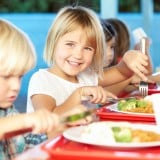 保育園 幼稚園 給食 食事