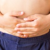 子供 お腹 おなか 腹痛 食中毒