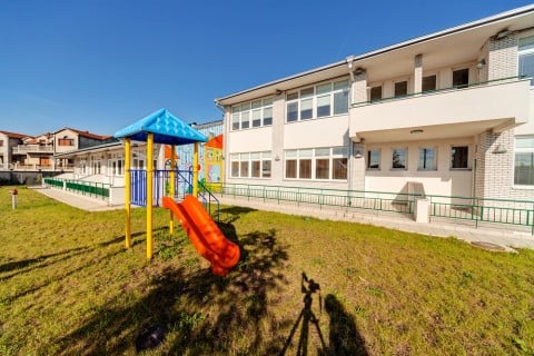 保育園 幼稚園 遊具 園庭