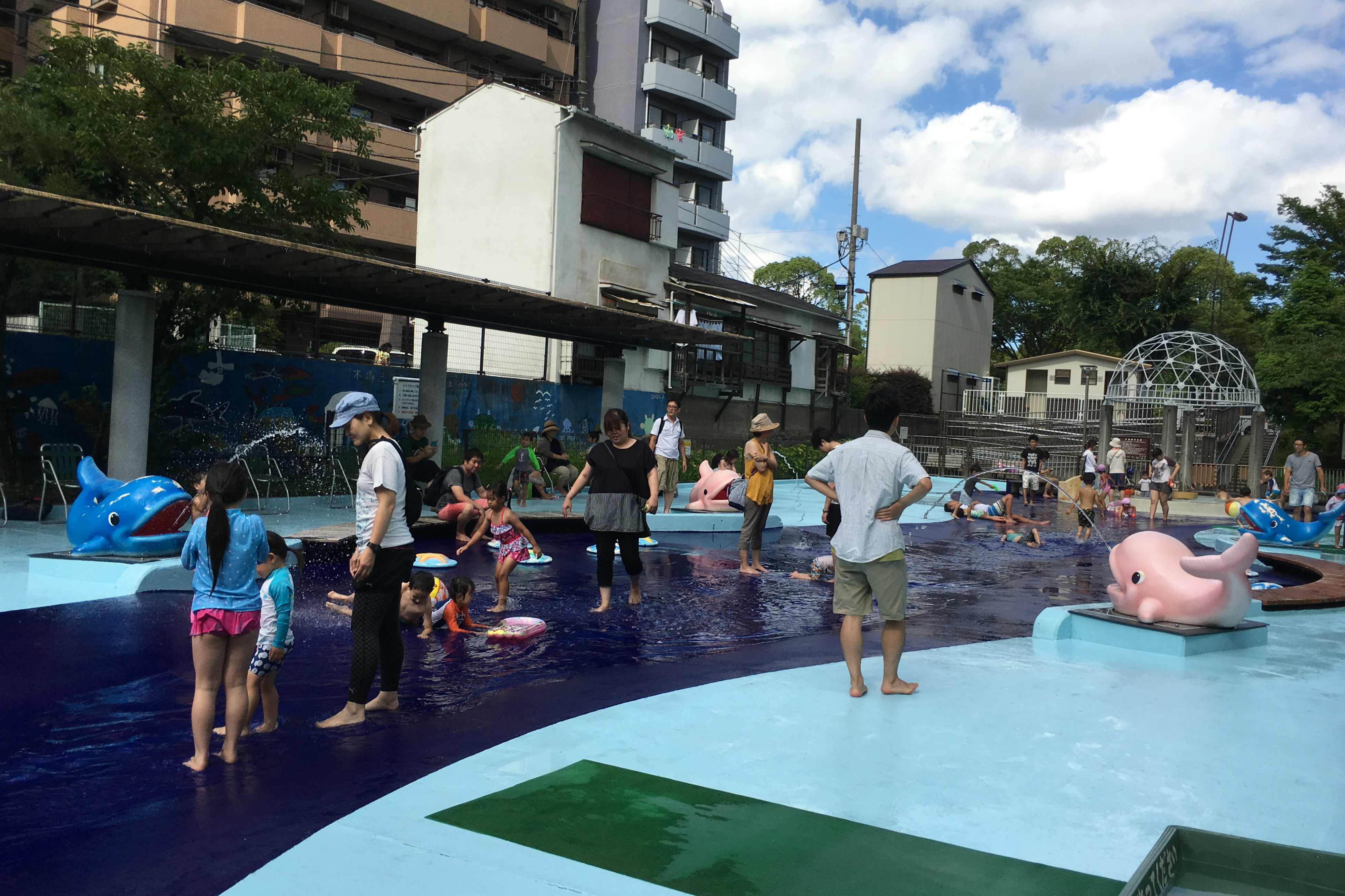 【じゃぶじゃぶ池】9月でも水遊びができる東京都内の公園おすすめ9選 こそだてハック