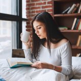 本 読書 女性 雑誌 休憩 ひといき