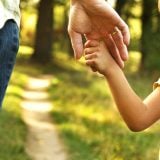 親子 子供 手 つなぐ コミュニケーション