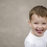 子供 男の子 舌 あっかんべ
