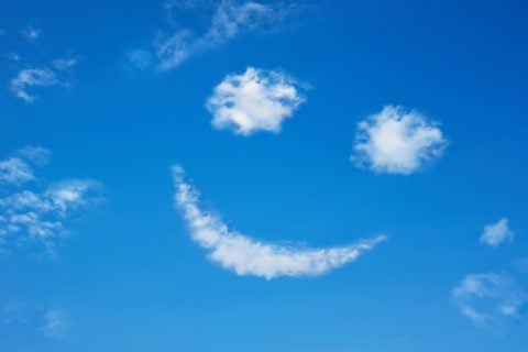 青空 雲 快晴 スマイル