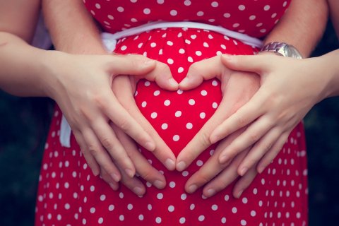 妊婦さん ハート お腹 夫婦愛