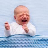 新生児 赤ちゃん 泣く