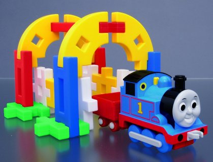 要出典 トーマス ニューブロック トーマスとおでかけバッグ