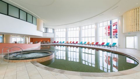 要出典 プール シェラトン沖縄サンマリーナリゾート